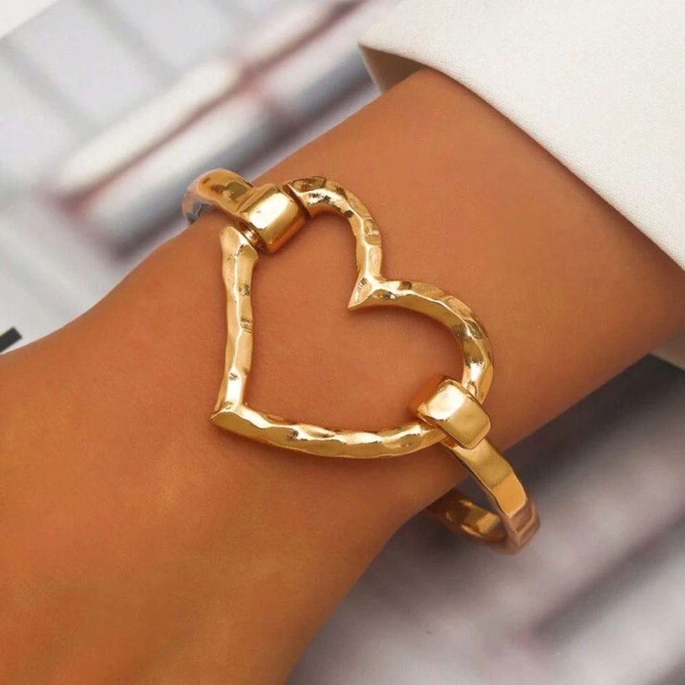 ANGIE STATEMENT BRACELET